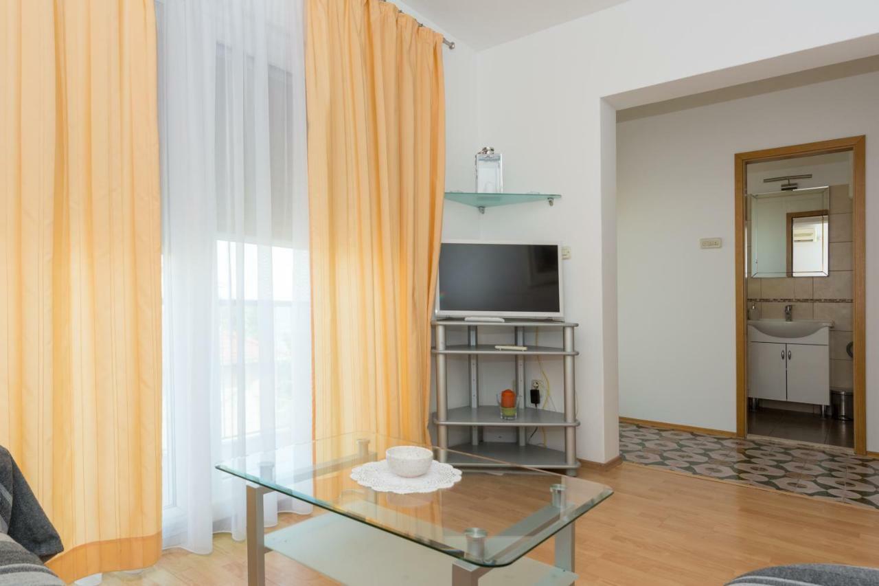 Apartments Pericic Podstrana Exterior foto